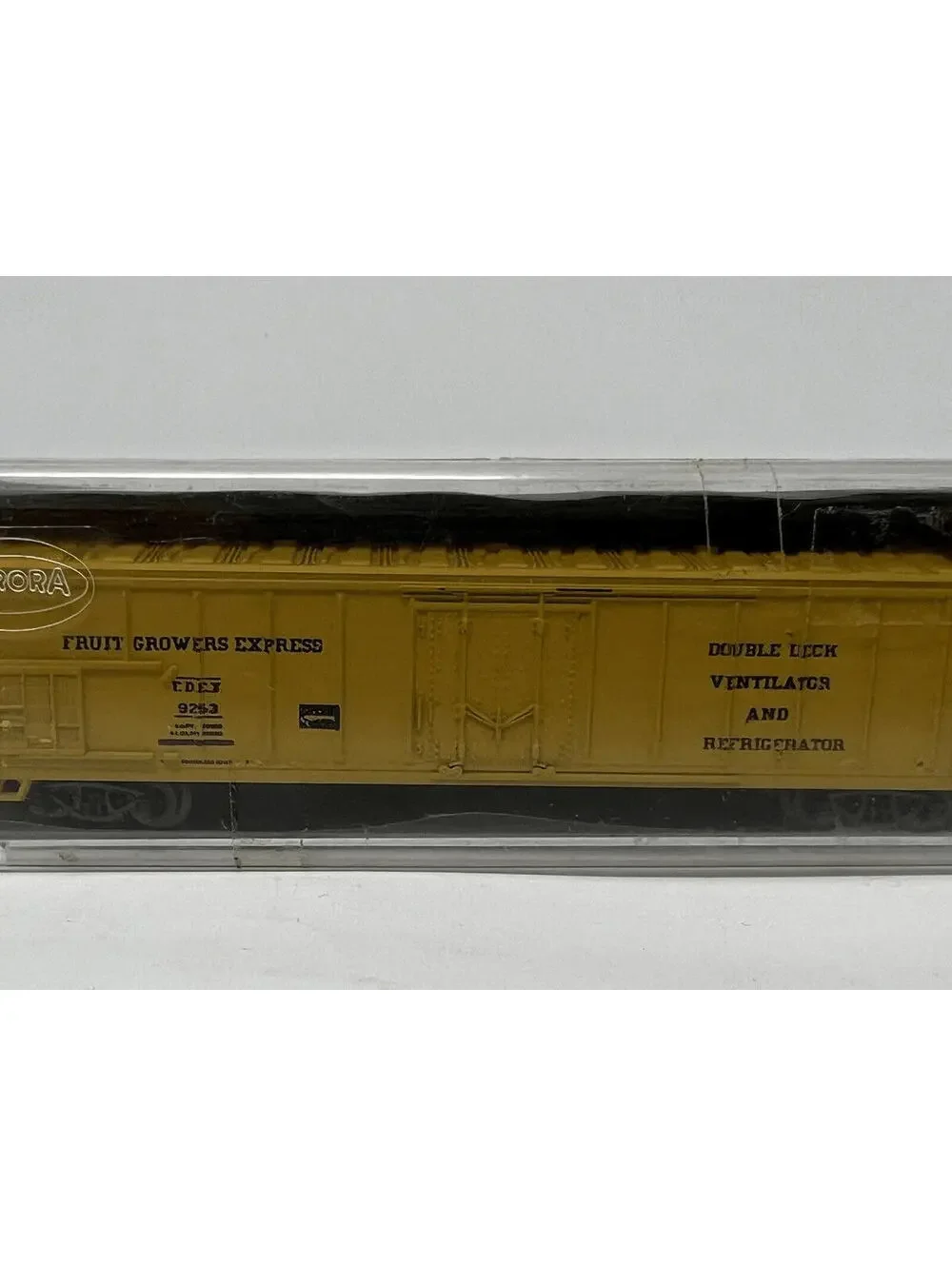 Aurora Postage Stamp N Scale 50' Mechanical Reefer Car #4867 NEW
